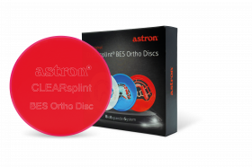 26751_MAGENTA_astron-CLEARsplint-BES-Orthodisc_mitSchulter_Verpackung_rechts_CMYK